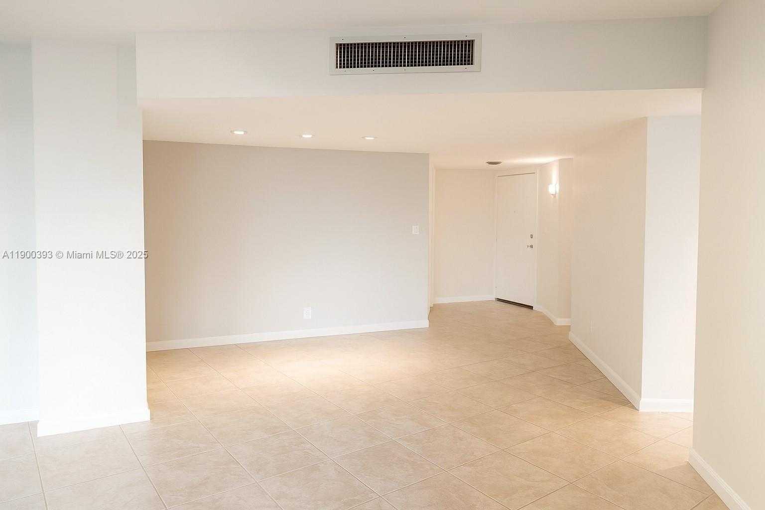 Small Image of 3475 NORTH COUNTRY CLUB DR #115, Aventura Number 5