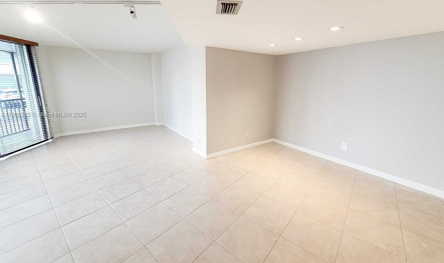 Small Image of 3475 NORTH COUNTRY CLUB DR #115, Aventura Number 7