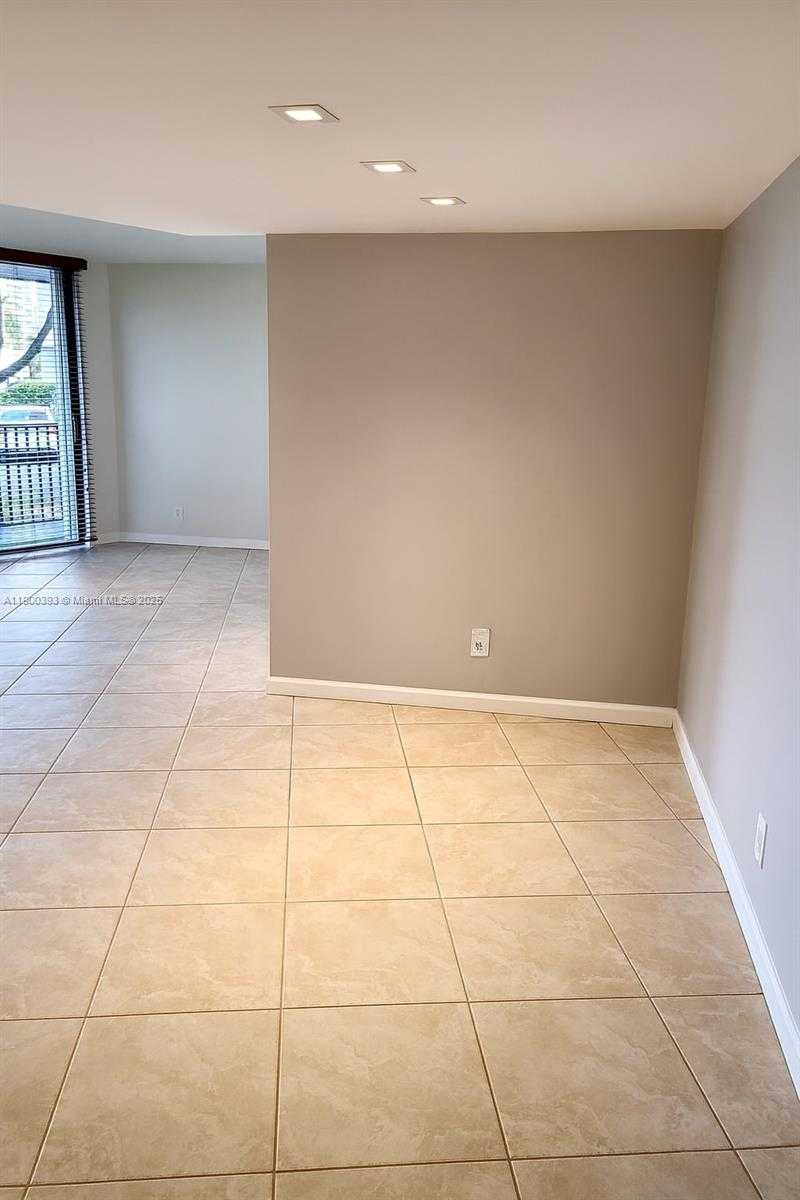 Small Image of 3475 NORTH COUNTRY CLUB DR #115, Aventura Number 8