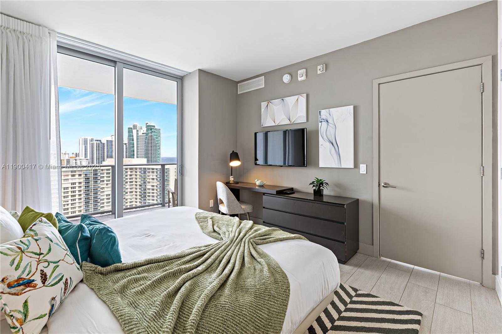 Small Image of 4010 SOUTH OCEAN DR #R1701, Hollywood Number 13