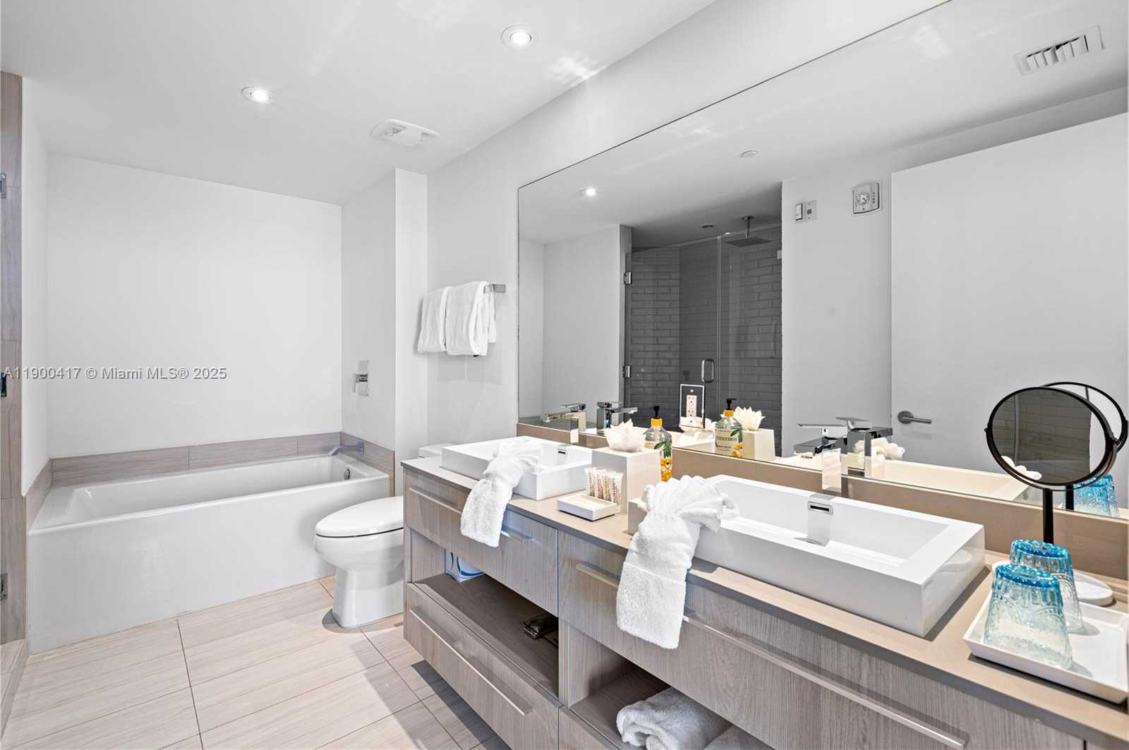 Small Image of 4010 SOUTH OCEAN DR #R1701, Hollywood Number 14