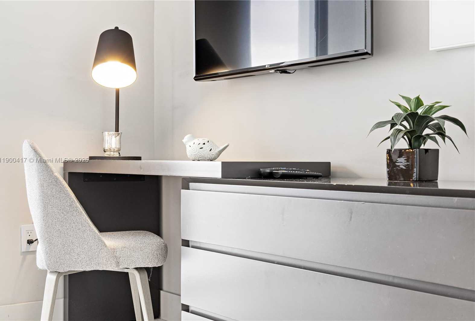 Small Image of 4010 SOUTH OCEAN DR #R1701, Hollywood Number 33