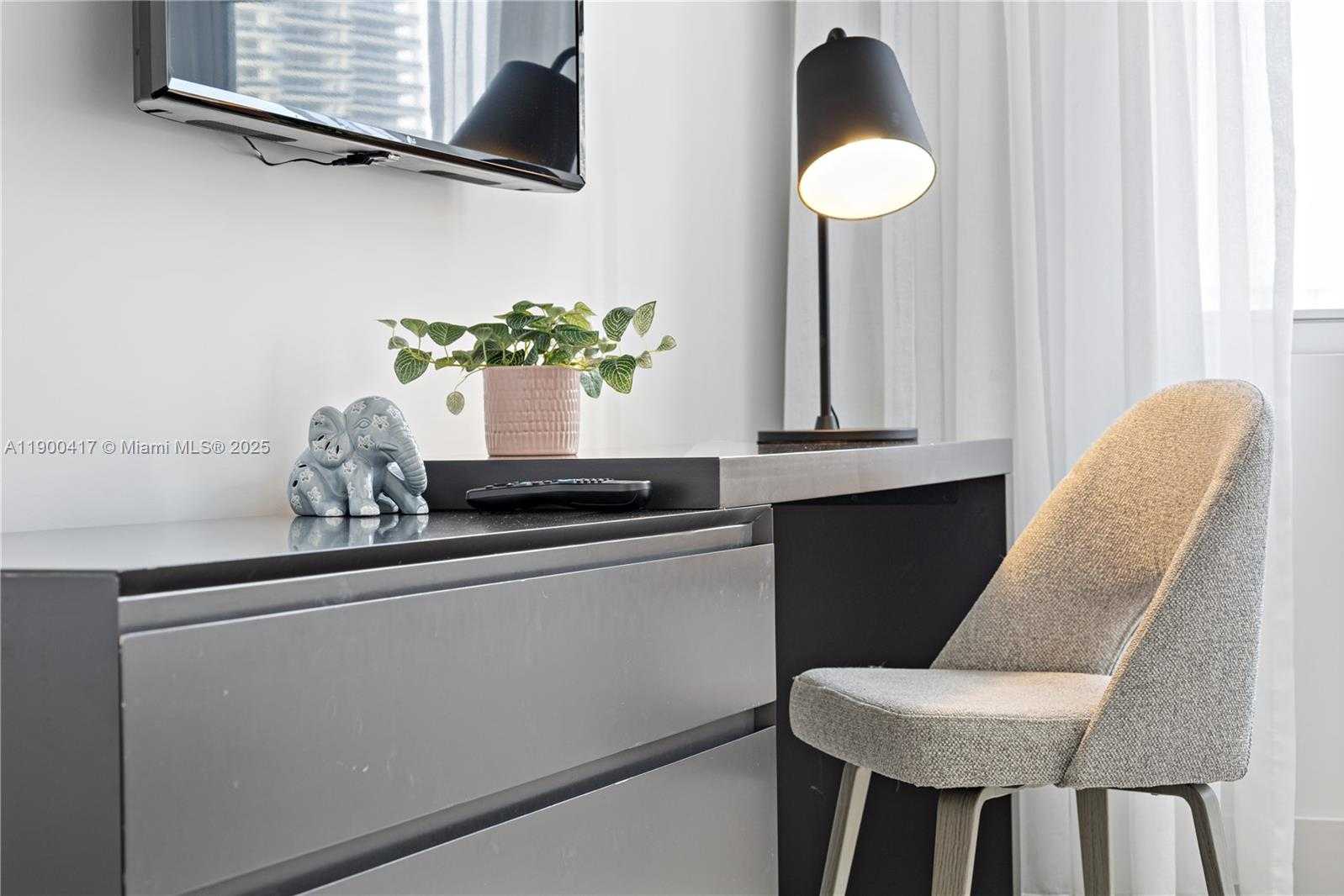 Small Image of 4010 SOUTH OCEAN DR #R1701, Hollywood Number 35