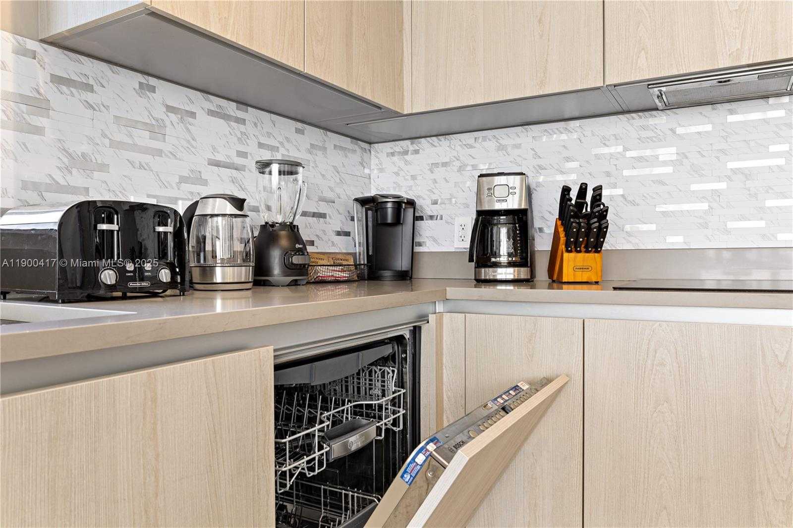 Small Image of 4010 SOUTH OCEAN DR #R1701, Hollywood Number 41