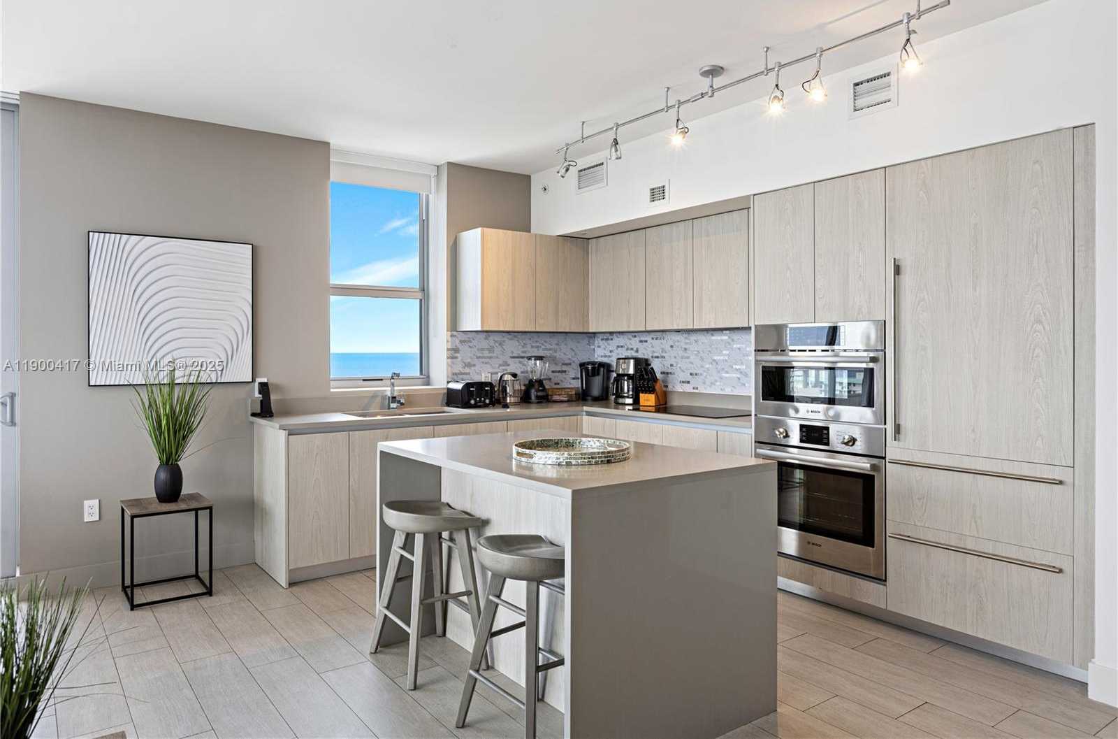 Small Image of 4010 SOUTH OCEAN DR #R1701, Hollywood Number 8