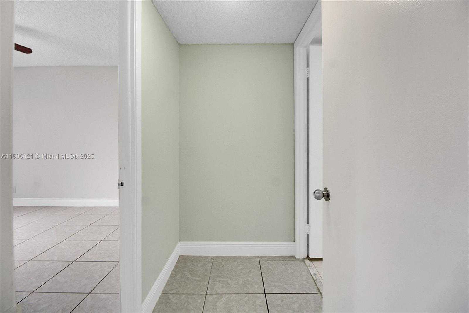 Small Image of 8160 GENEVA CT #314, Doral Number 10