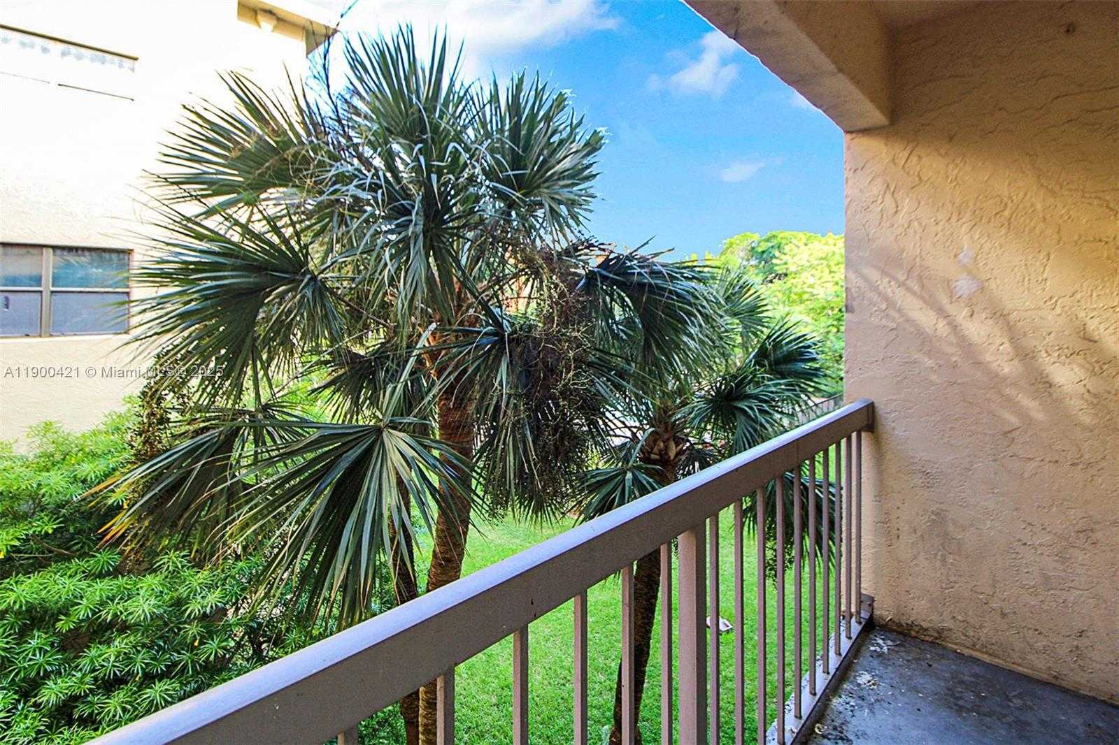 Small Image of 8160 GENEVA CT #314, Doral Number 16