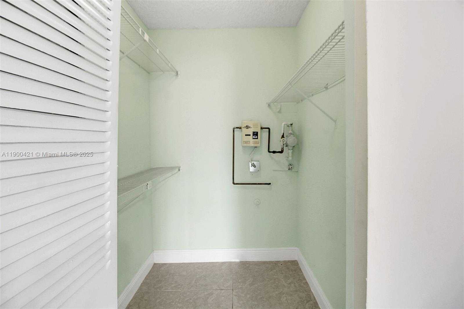 Small Image of 8160 GENEVA CT #314, Doral Number 9