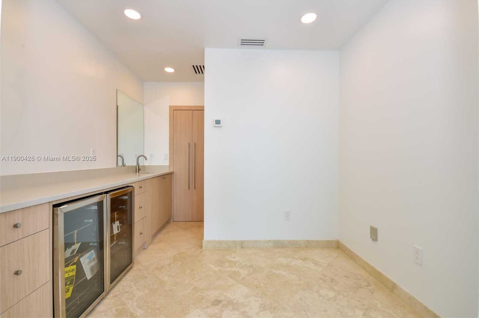 Small Image of 10101 COLLINS AVE #7D, Bal Harbour Number 3
