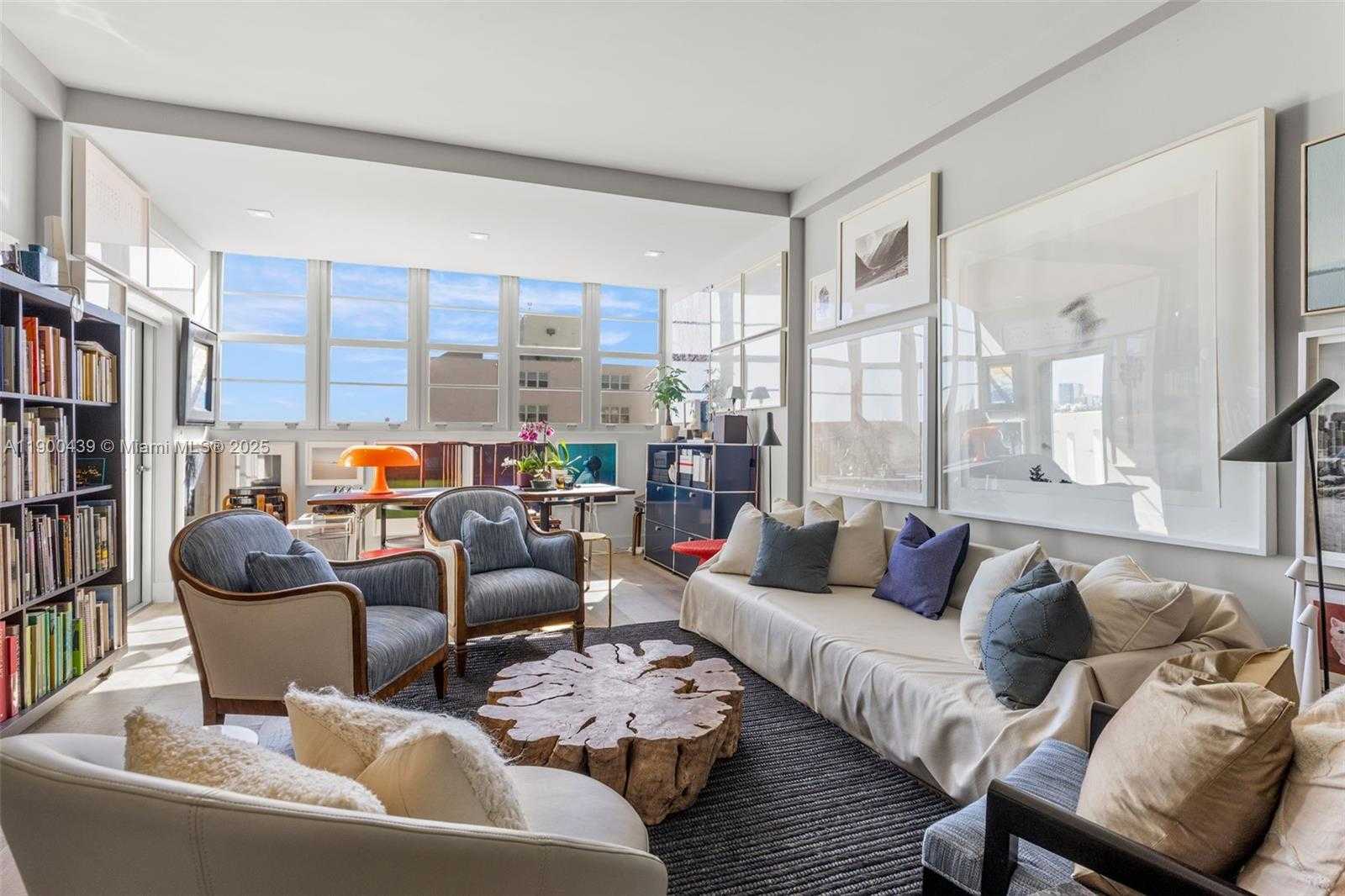 Small Image of 800 WEST AVE #PH22, Miami Beach Number 18