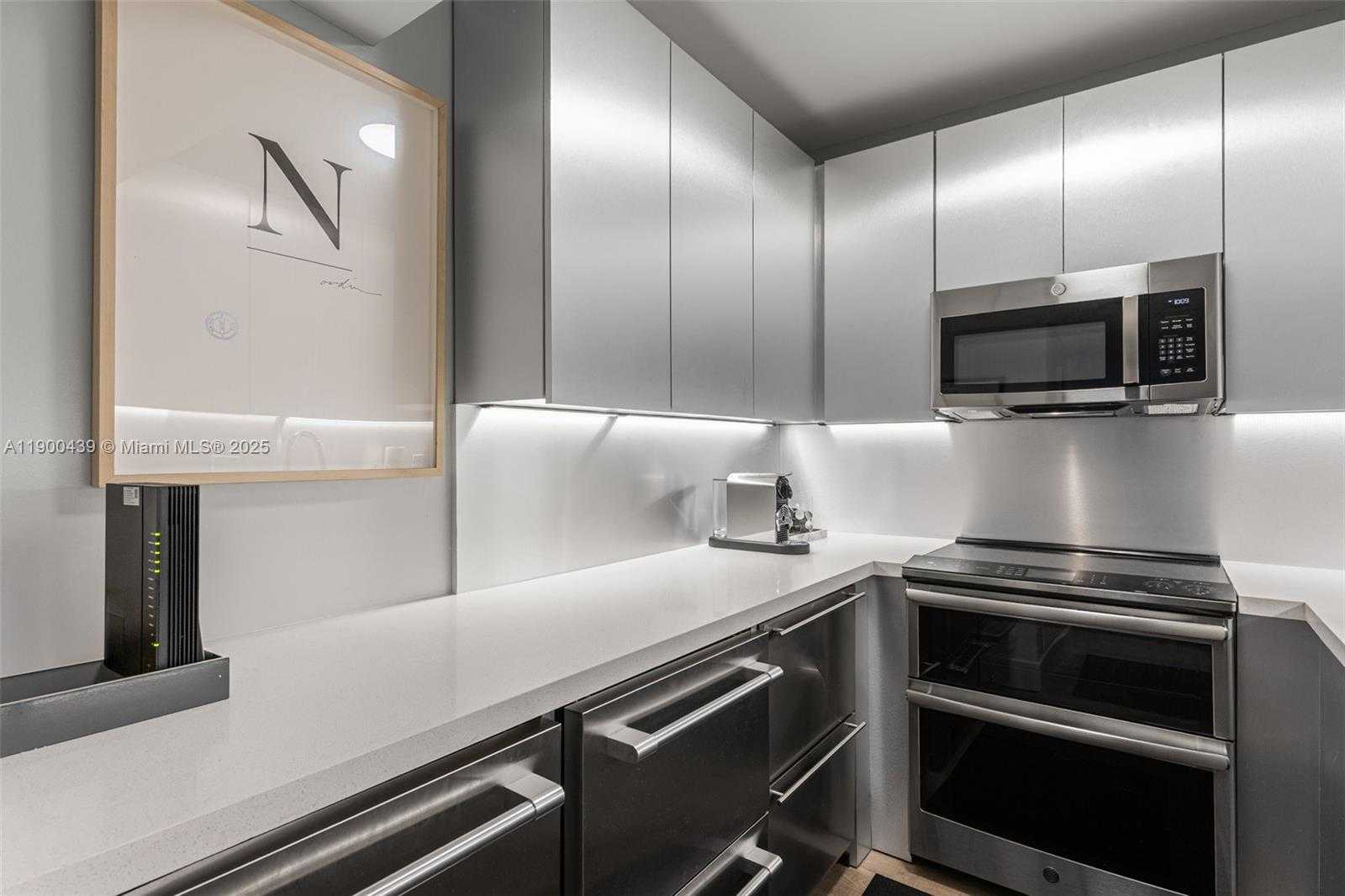 Small Image of 800 WEST AVE #PH22, Miami Beach Number 23