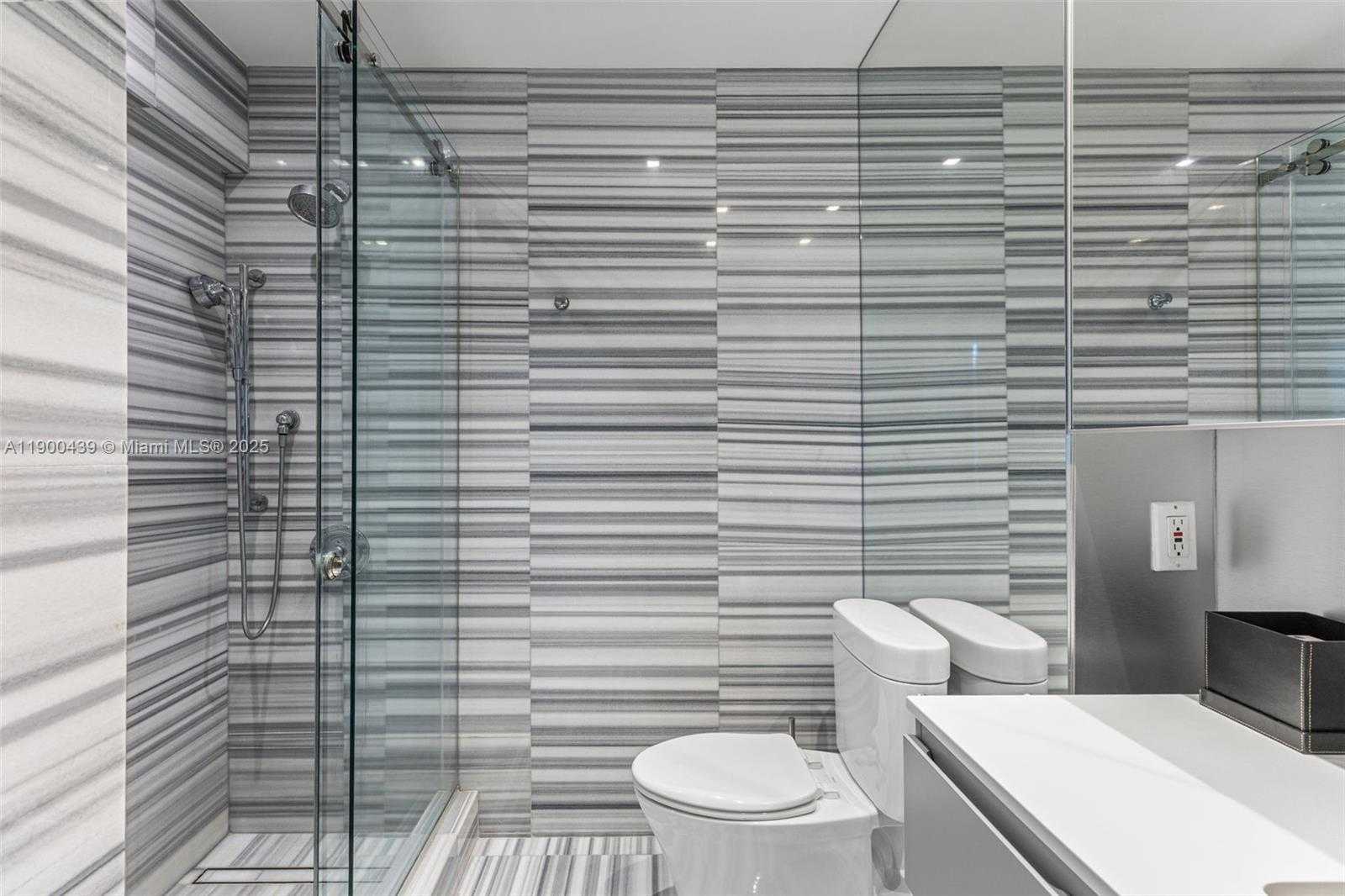 Small Image of 800 WEST AVE #PH22, Miami Beach Number 36