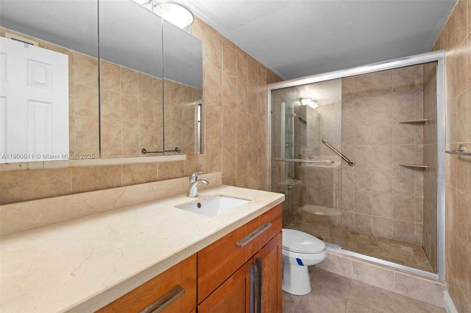 Small Image of 600 THREE ISLANDS BLVD #1008, Hallandale Beach Number 16