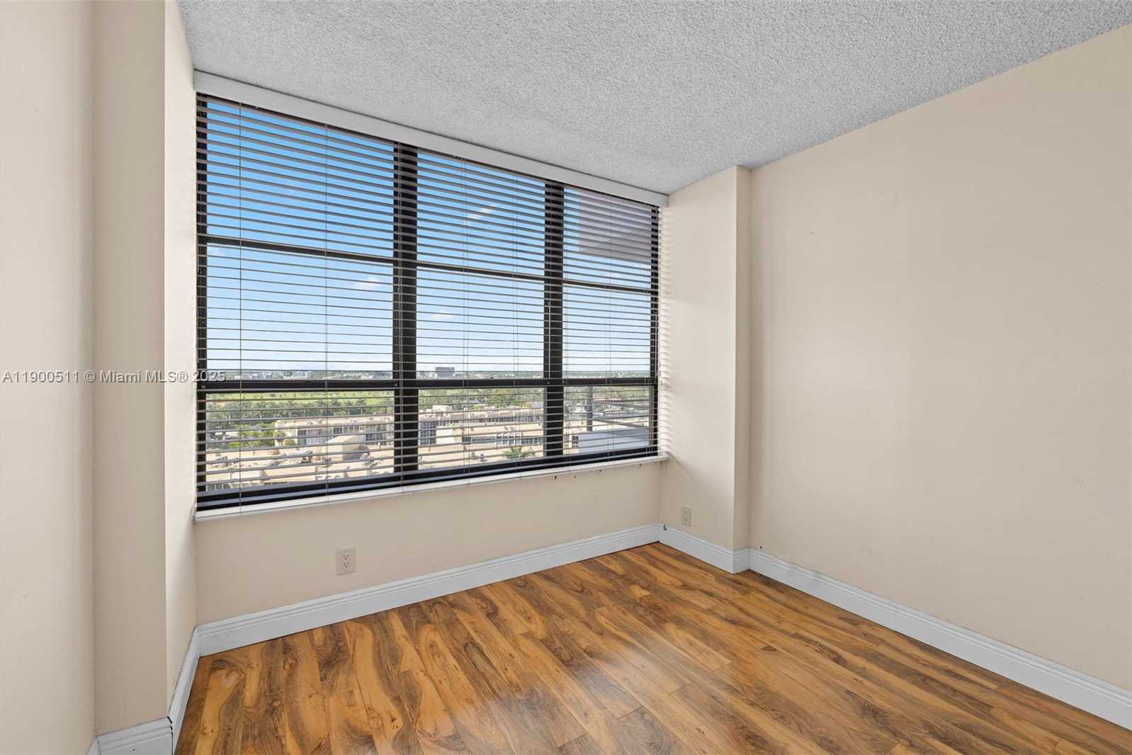 Small Image of 600 THREE ISLANDS BLVD #1008, Hallandale Beach Number 19