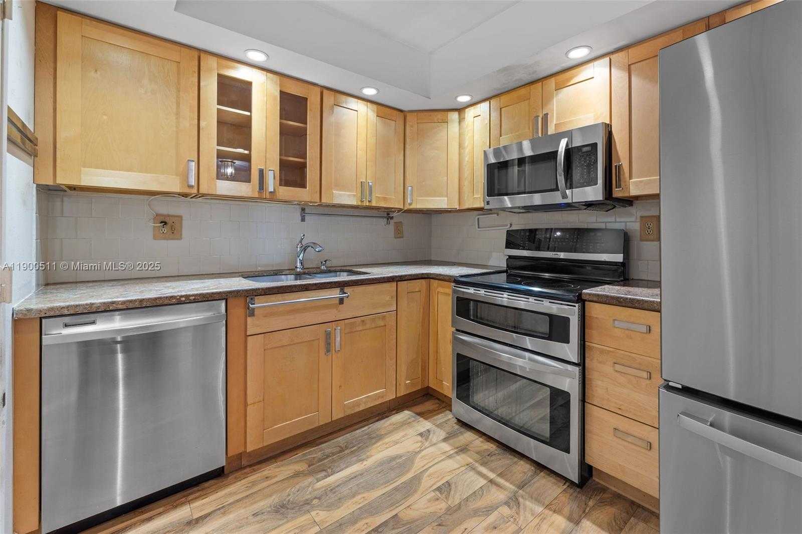 Small Image of 600 THREE ISLANDS BLVD #1008, Hallandale Beach Number 8