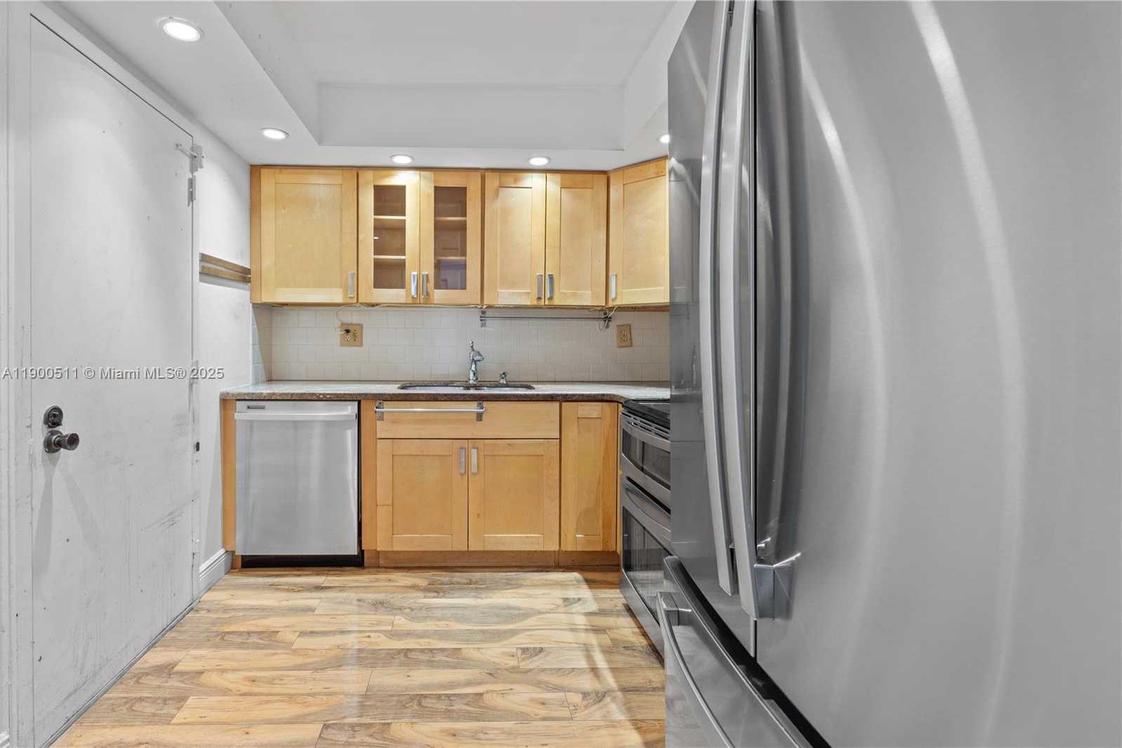 Small Image of 600 THREE ISLANDS BLVD #1008, Hallandale Beach Number 9