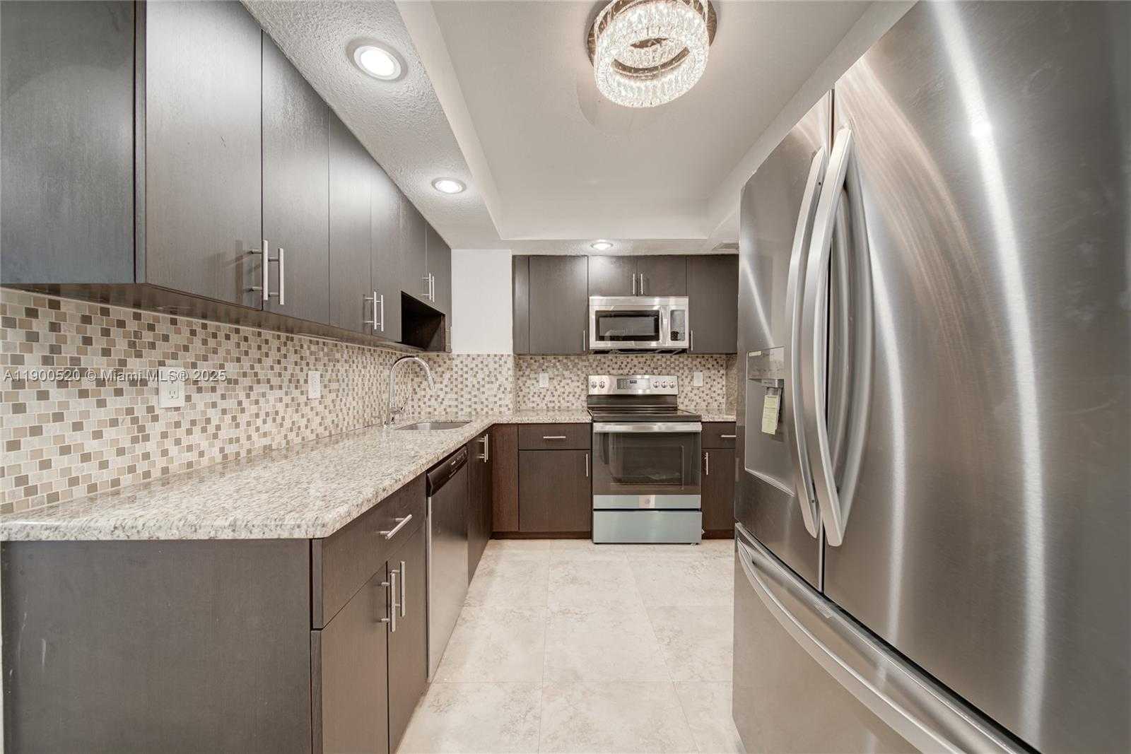 Small Image of 100 BAYVIEW DR #214, Sunny Isles Beach Number 23