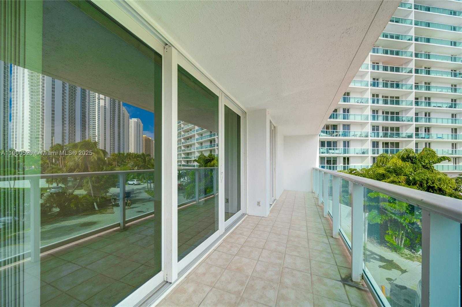 Small Image of 100 BAYVIEW DR #214, Sunny Isles Beach Number 28