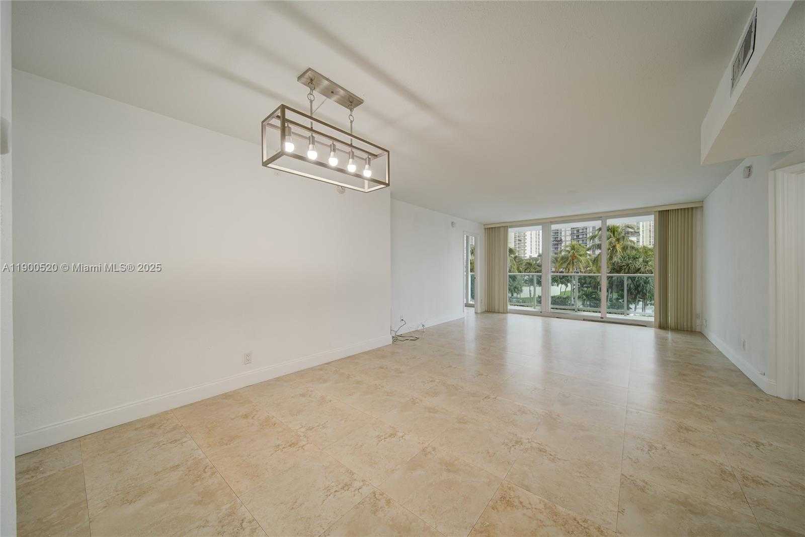 Small Image of 100 BAYVIEW DR #214, Sunny Isles Beach Number 3