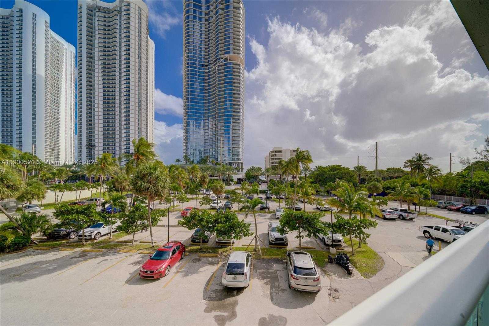 Small Image of 100 BAYVIEW DR #214, Sunny Isles Beach Number 32