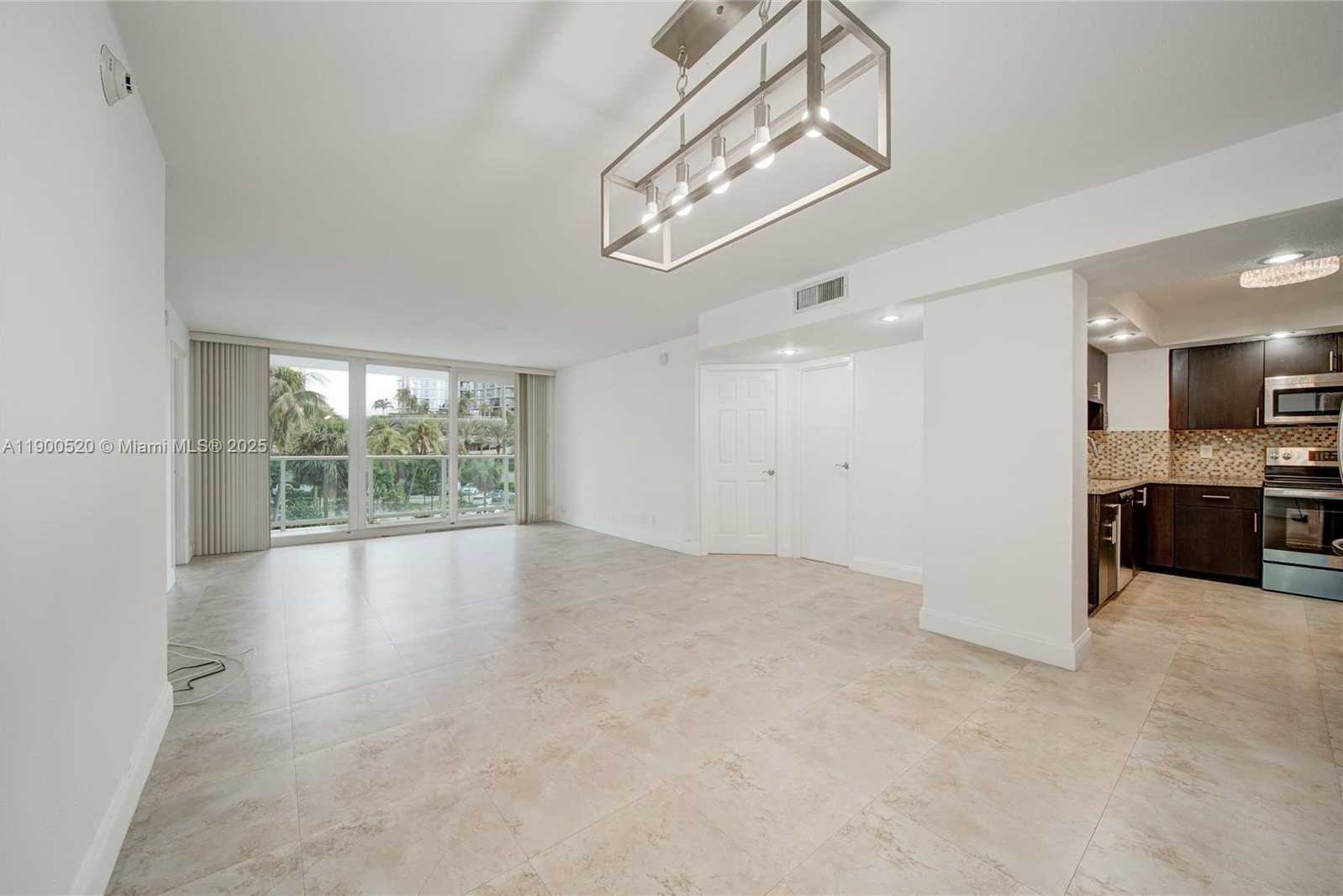 Small Image of 100 BAYVIEW DR #214, Sunny Isles Beach Number 5