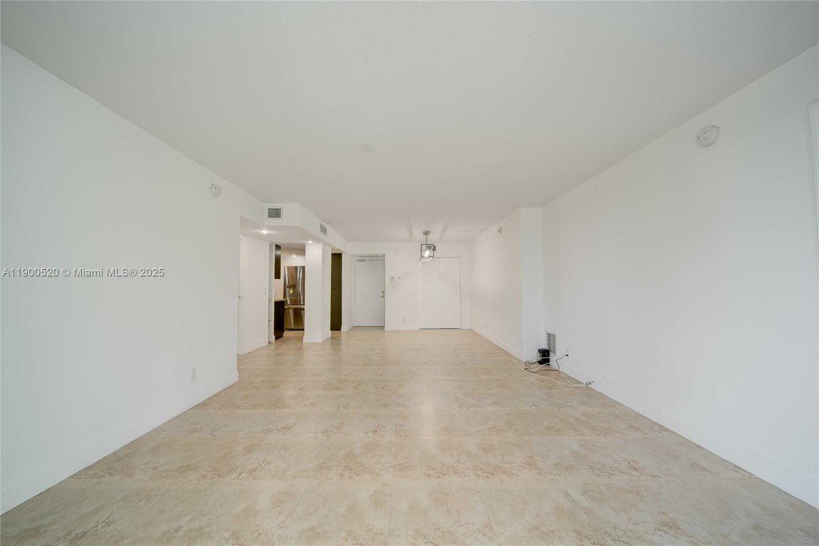 Small Image of 100 BAYVIEW DR #214, Sunny Isles Beach Number 6