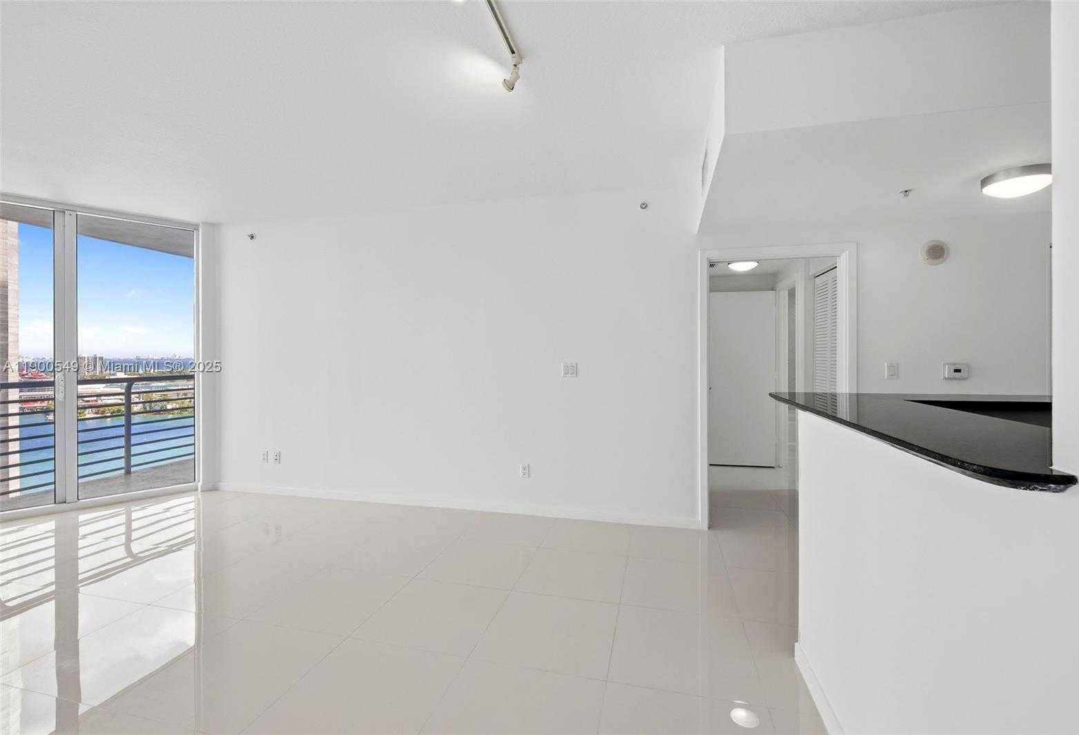 Small Image of 335 Biscayne Blvd, Miami, FL 33132, USA Number 11