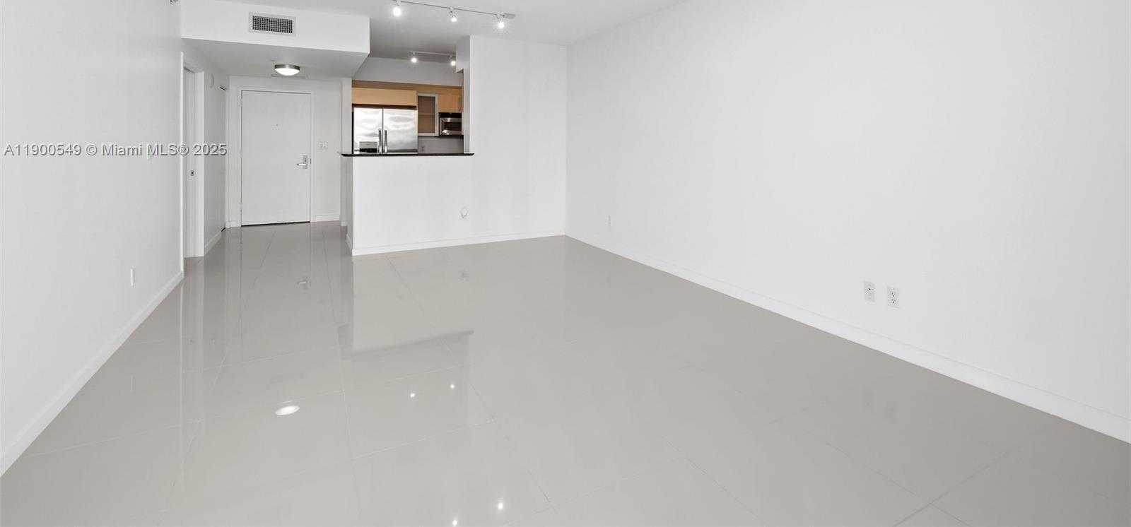 Small Image of 335 Biscayne Blvd, Miami, FL 33132, USA Number 15