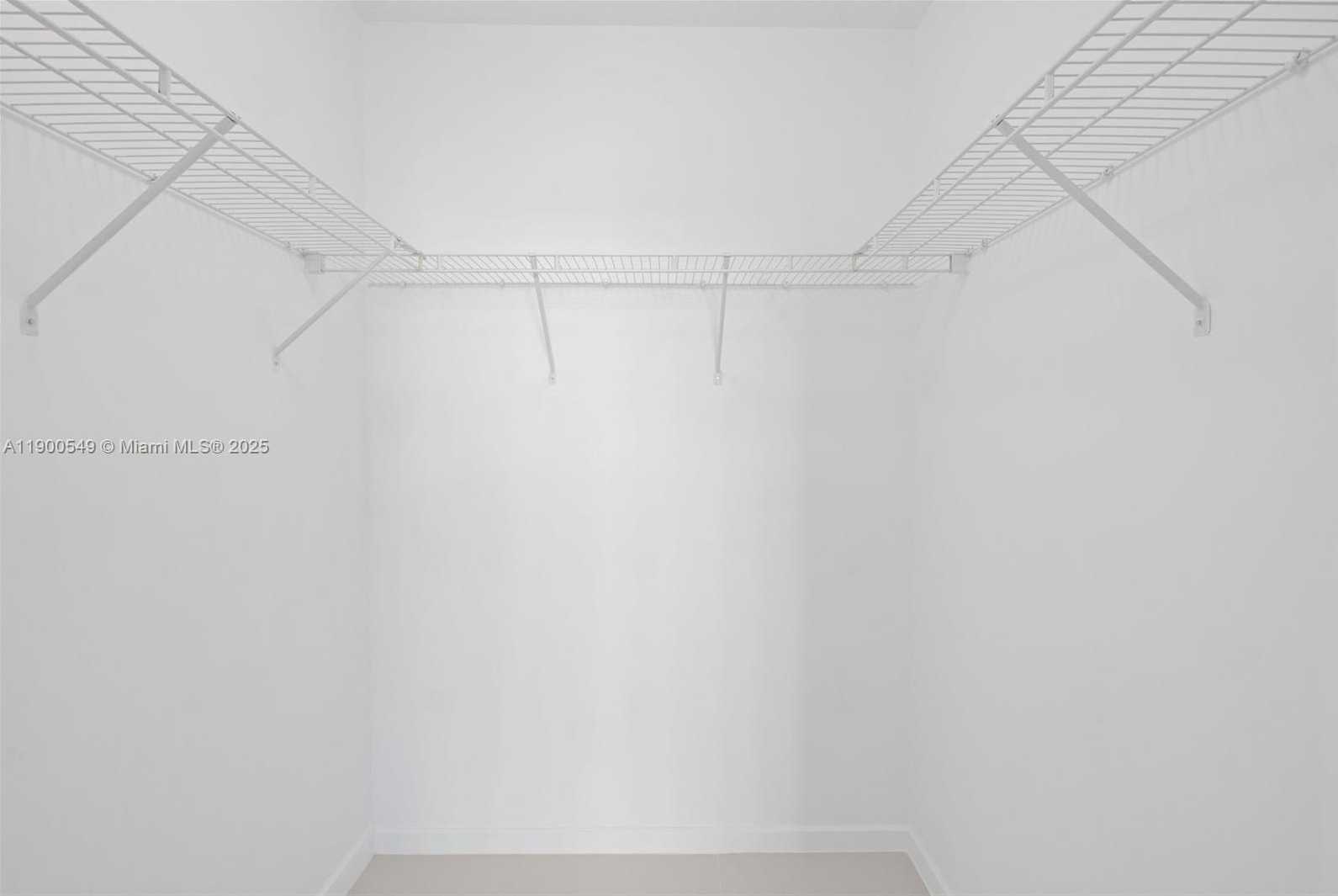 Small Image of 335 Biscayne Blvd, Miami, FL 33132, USA Number 18