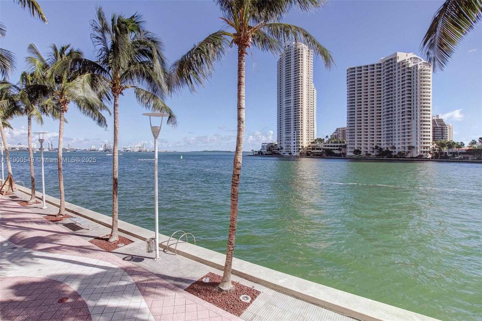 Small Image of 335 Biscayne Blvd, Miami, FL 33132, USA Number 23