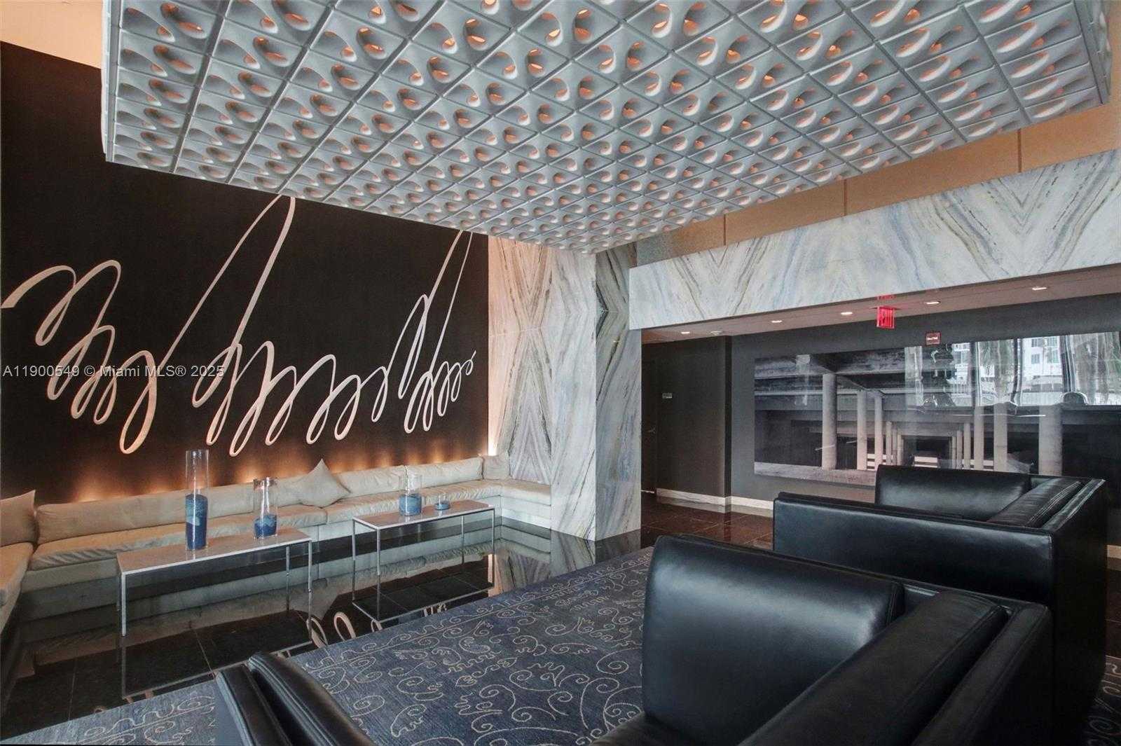 Small Image of 335 Biscayne Blvd, Miami, FL 33132, USA Number 28