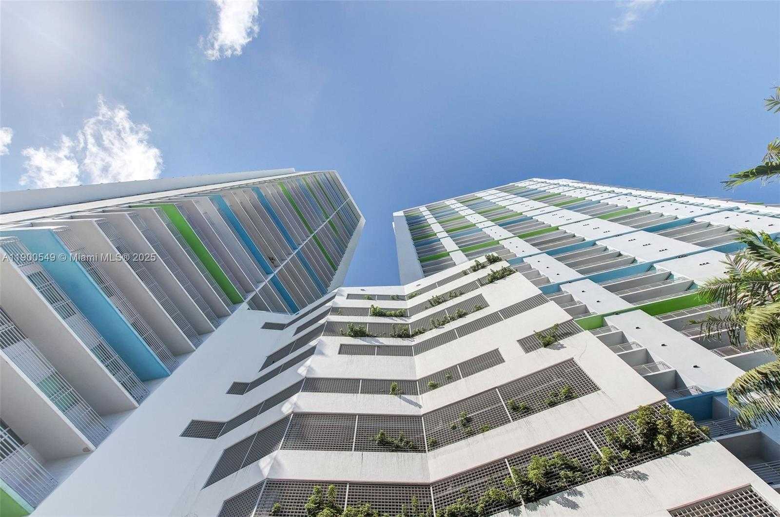 Small Image of 335 Biscayne Blvd, Miami, FL 33132, USA Number 33