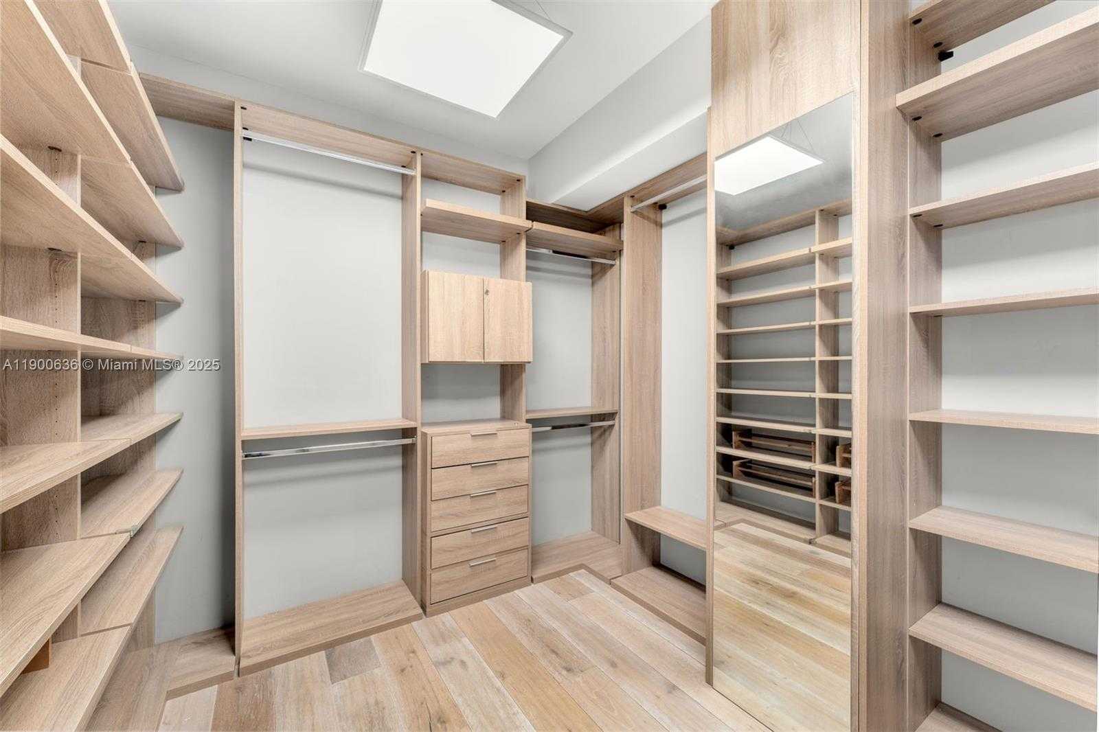 Small Image of 1331 BRICKELL BAY DR #3711, Miami Number 11