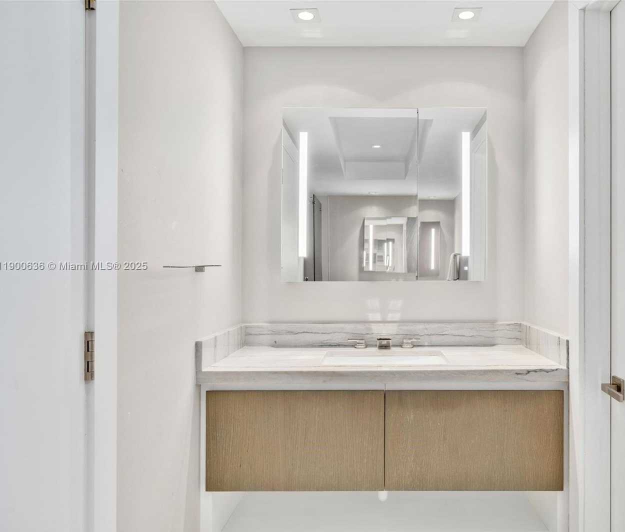Small Image of 1331 BRICKELL BAY DR #3711, Miami Number 16