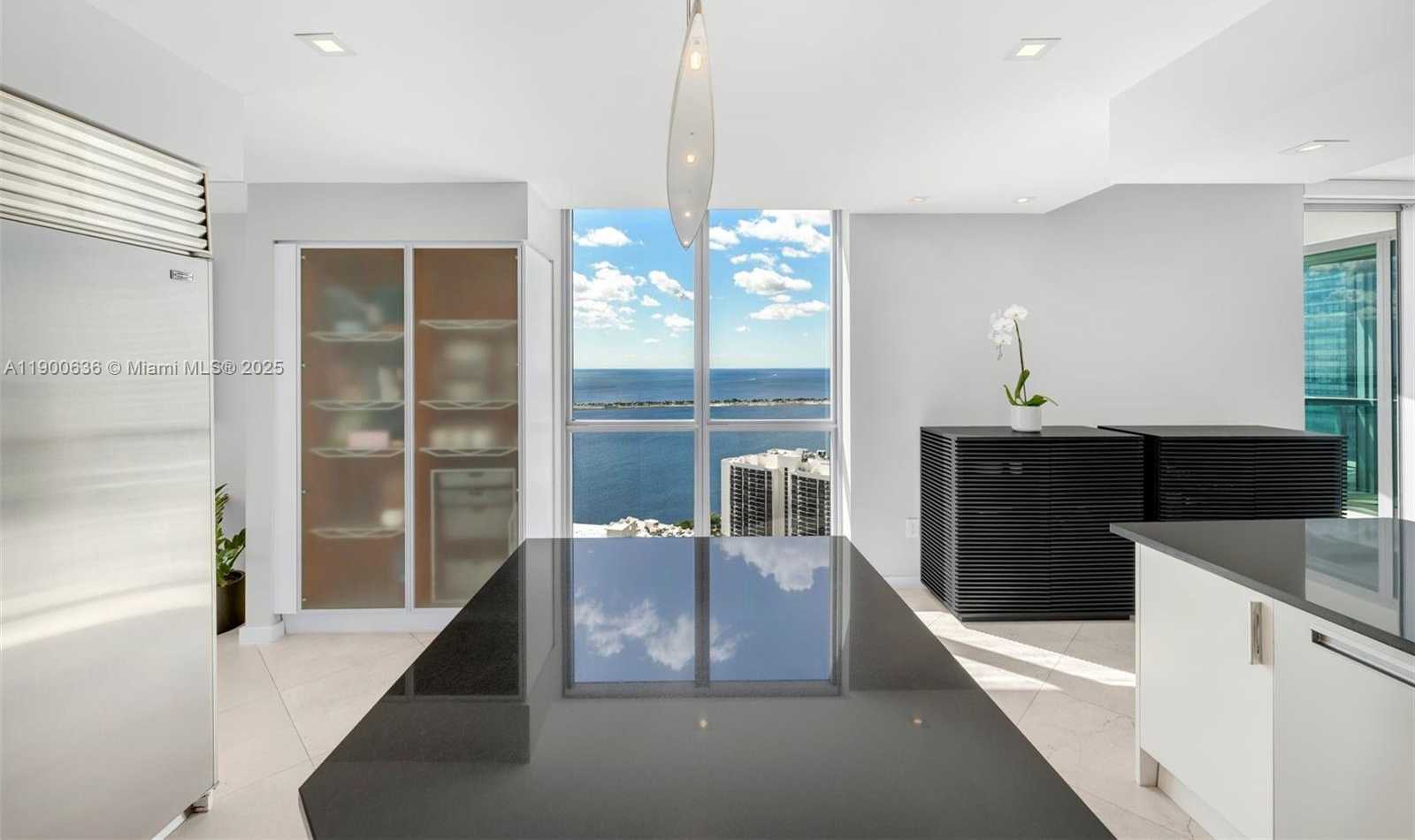 Small Image of 1331 BRICKELL BAY DR #3711, Miami Number 4
