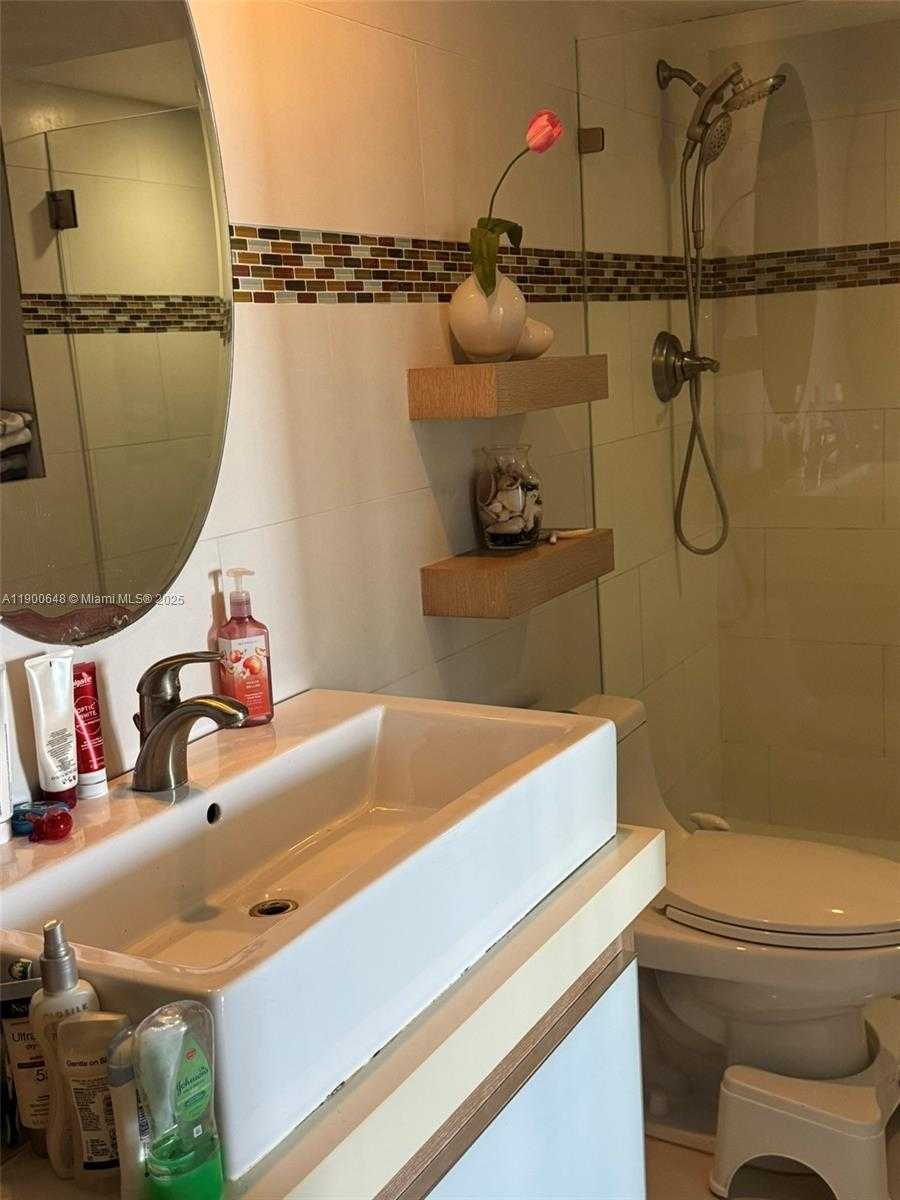 Small Image of 3300 NORTH EAST 192ND ST #PH01, Aventura Number 11