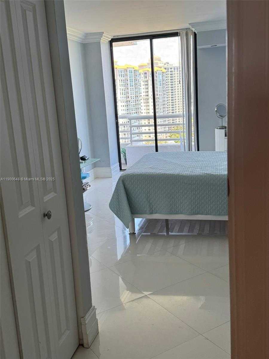 Small Image of 3300 NORTH EAST 192ND ST #PH01, Aventura Number 12