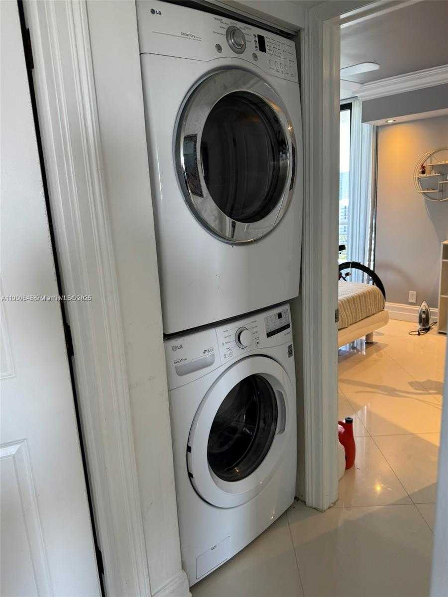 Small Image of 3300 NORTH EAST 192ND ST #PH01, Aventura Number 34