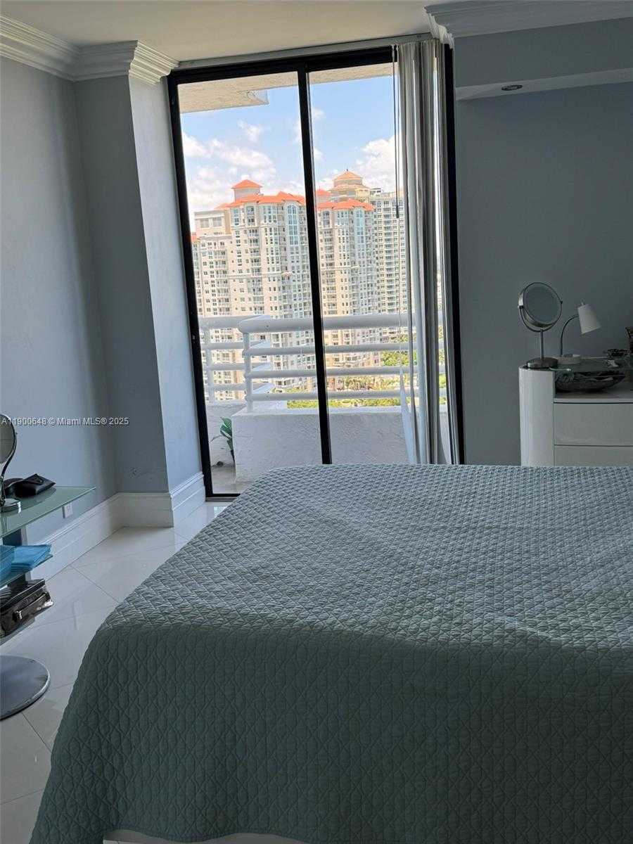 Small Image of 3300 NORTH EAST 192ND ST #PH01, Aventura Number 6