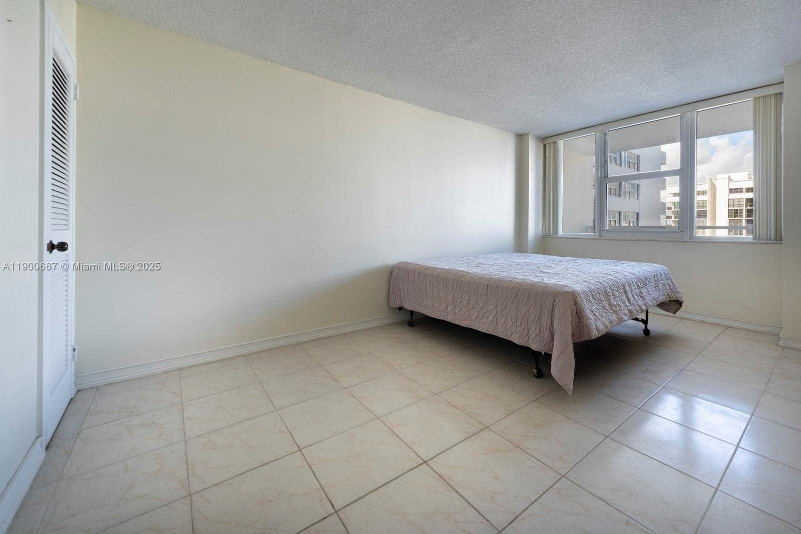 Small Image of 2030 SOUTH OCEAN DR #1002, Hallandale Beach Number 10