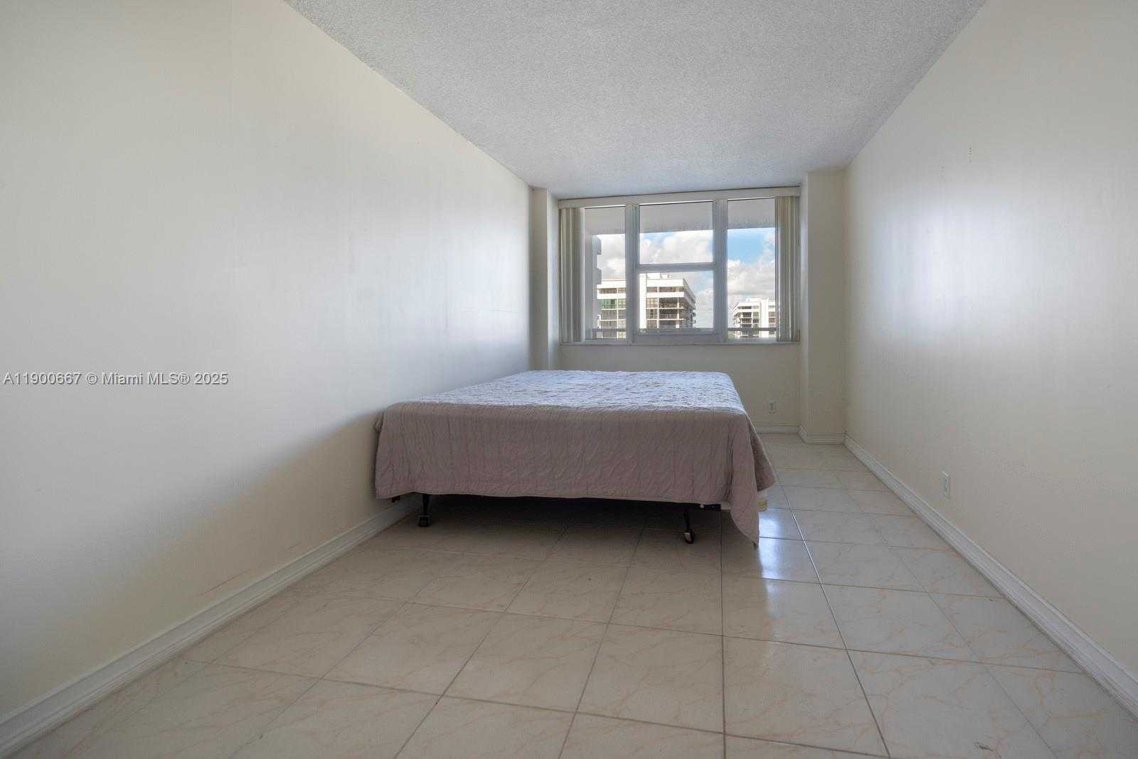 Small Image of 2030 SOUTH OCEAN DR #1002, Hallandale Beach Number 11