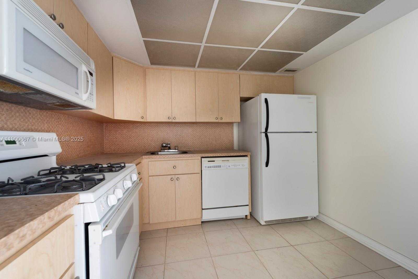 Small Image of 2030 SOUTH OCEAN DR #1002, Hallandale Beach Number 4