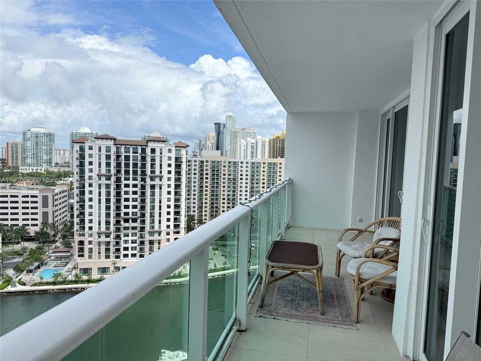 Small Image of 100 BAYVIEW DR #1902, Sunny Isles Beach Number 18