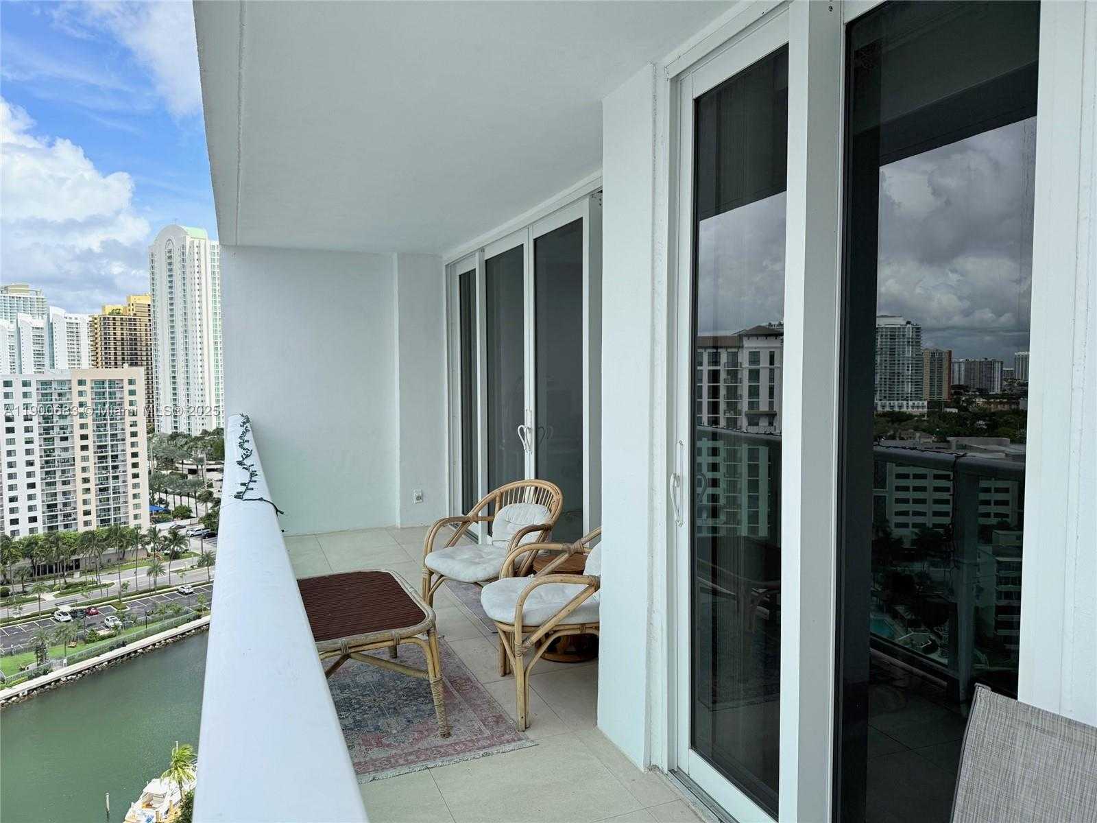 Small Image of 100 BAYVIEW DR #1902, Sunny Isles Beach Number 19