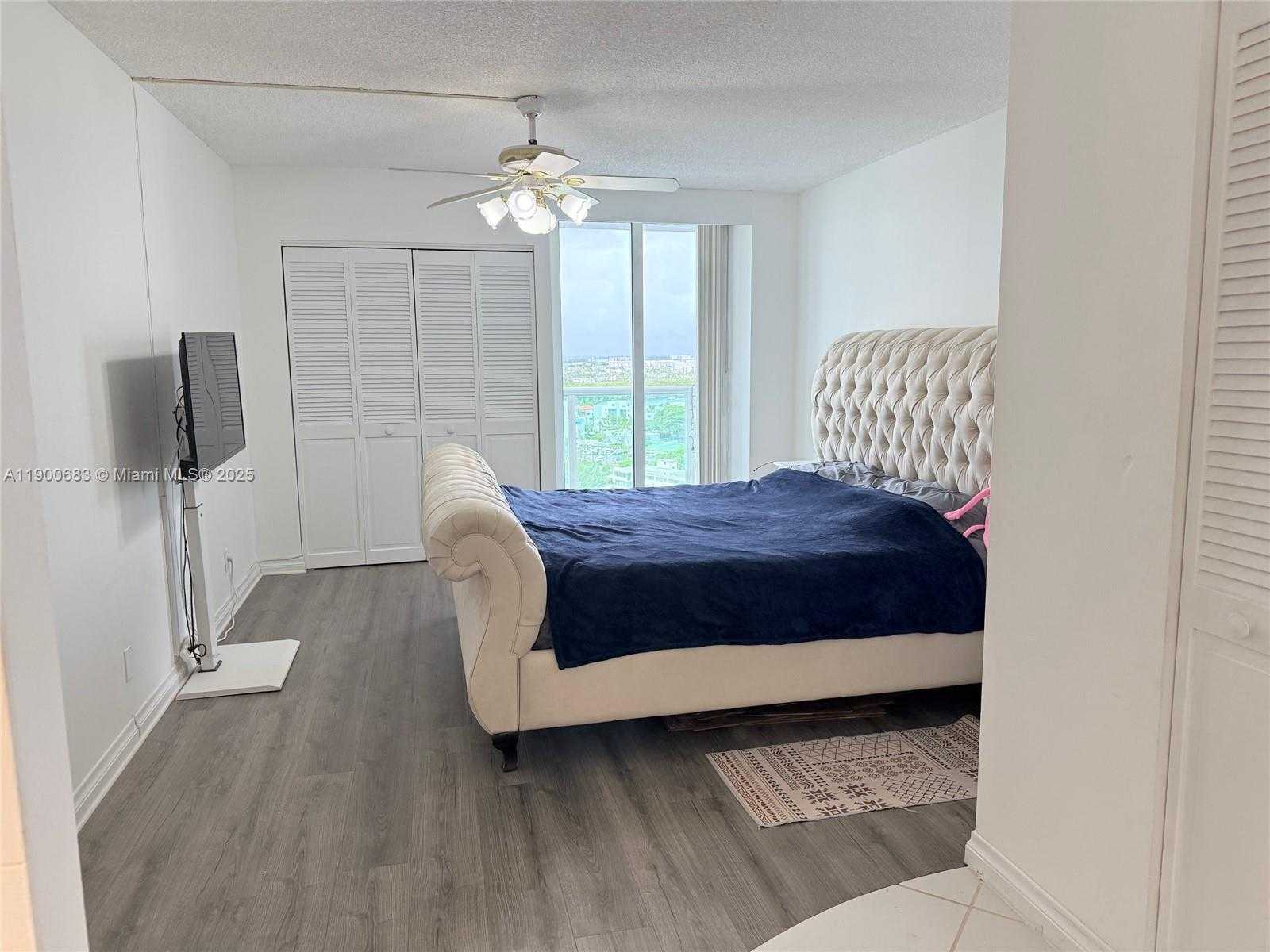 Small Image of 100 BAYVIEW DR #1902, Sunny Isles Beach Number 7