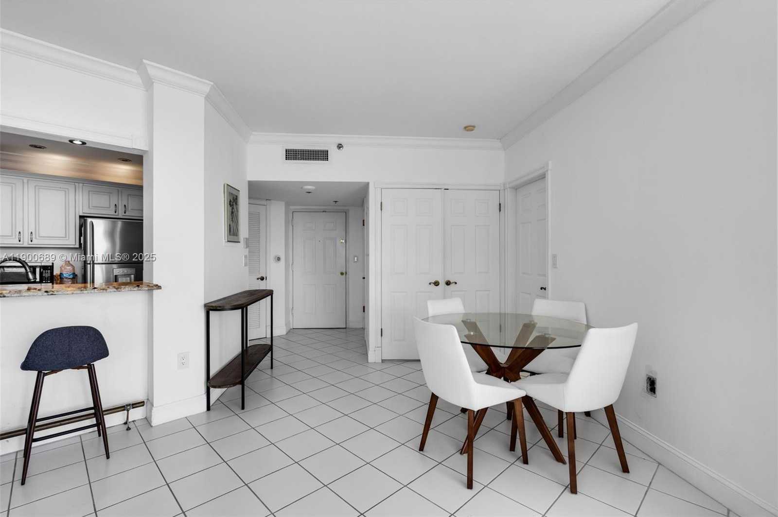 Small Image of 540 BRICKELL KEY DR #1813, Miami Number 11