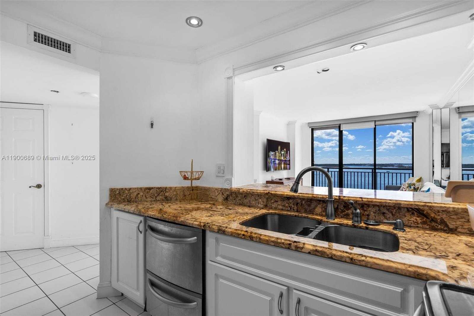 Small Image of 540 BRICKELL KEY DR #1813, Miami Number 14