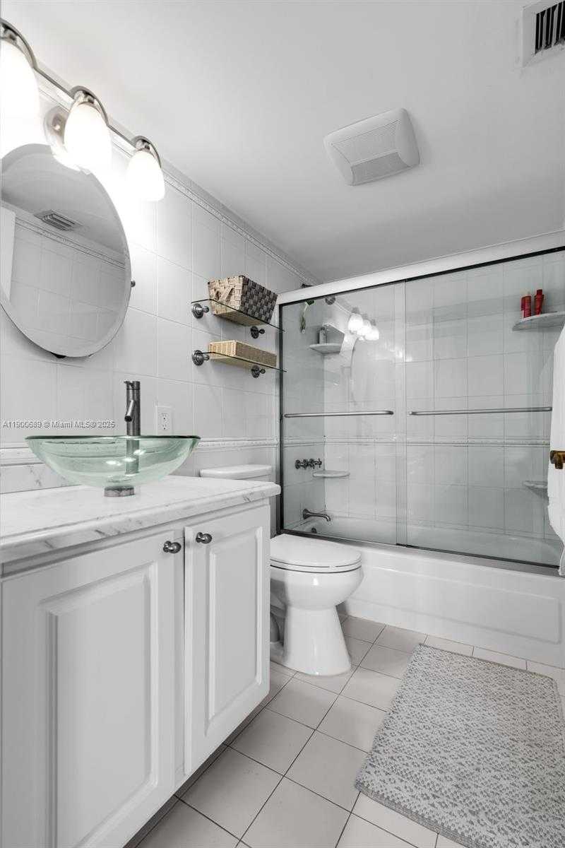 Small Image of 540 BRICKELL KEY DR #1813, Miami Number 21