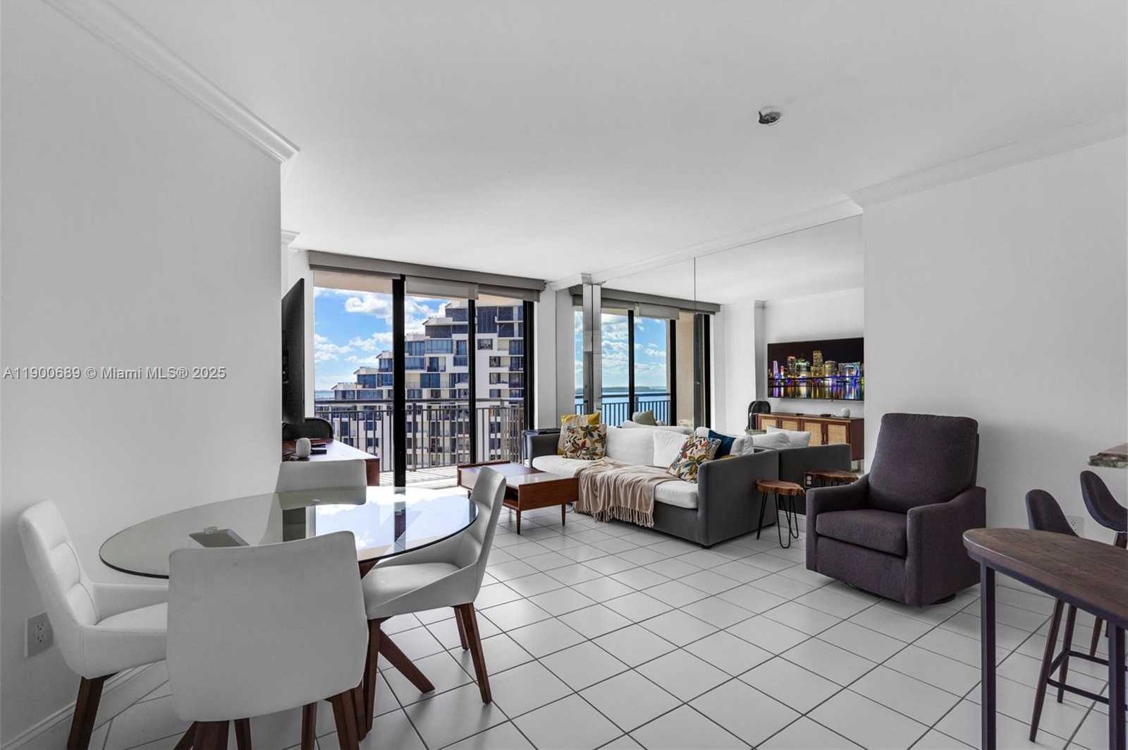 Small Image of 540 BRICKELL KEY DR #1813, Miami Number 5