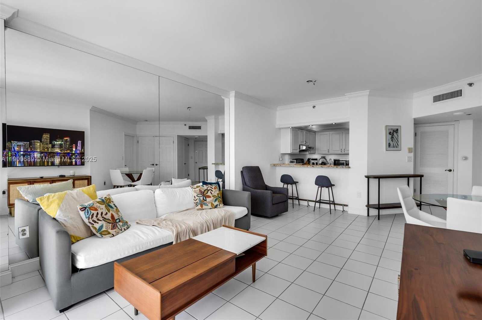 Small Image of 540 BRICKELL KEY DR #1813, Miami Number 9